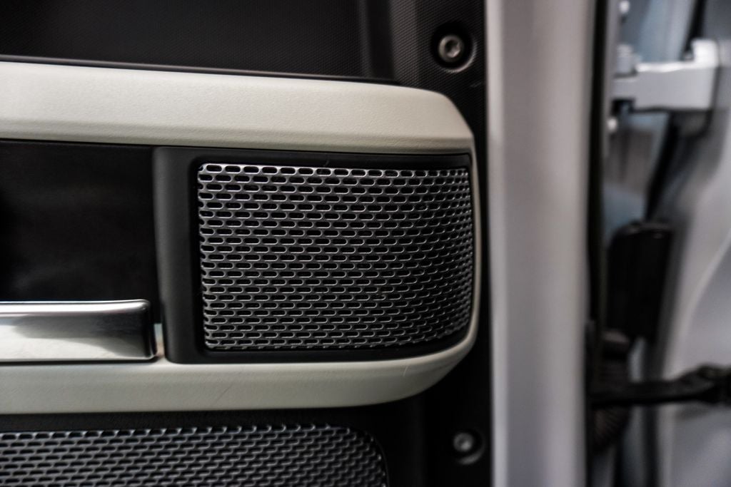 2023 Land Rover Defender 110 X-Dynamic SE