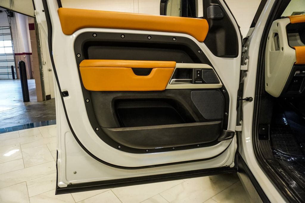 2023 Land Rover Defender 110 X-Dynamic SE