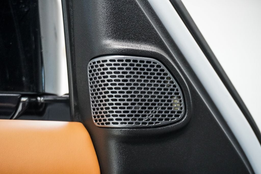 2023 Land Rover Defender 110 X-Dynamic SE