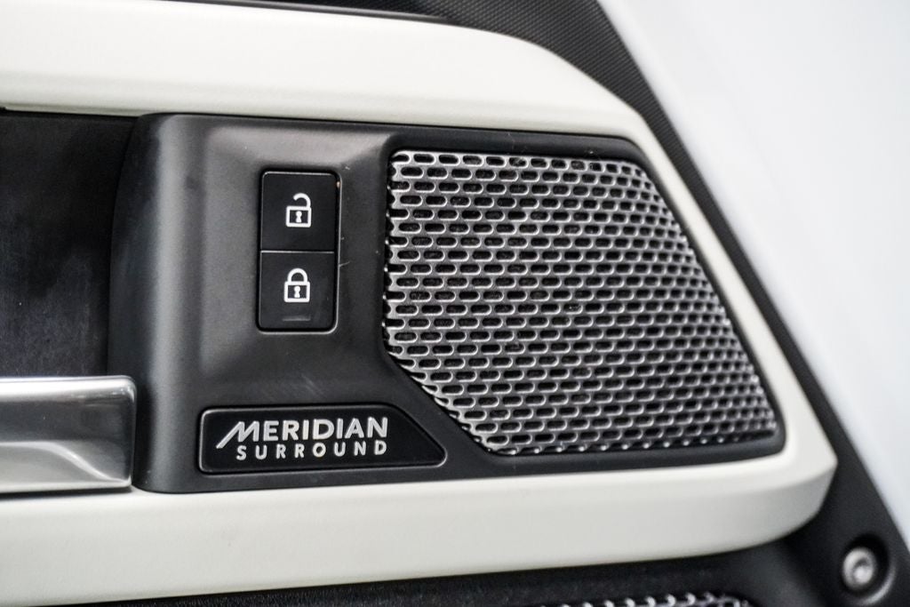 2023 Land Rover Defender 110 X-Dynamic SE