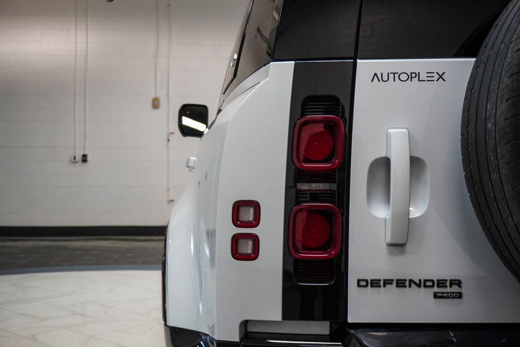 2023 Land Rover Defender 110 X-Dynamic SE