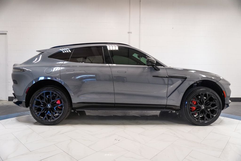 2021 Aston Martin DBX Base