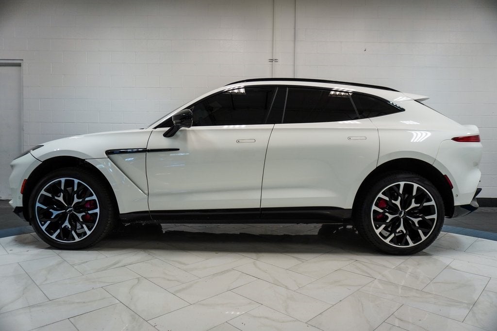 2021 Aston Martin DBX Base