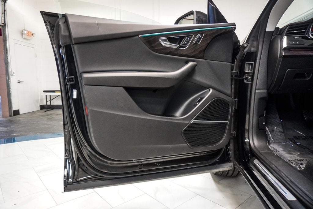2022 Audi Q8 55 Premium Plus quattro