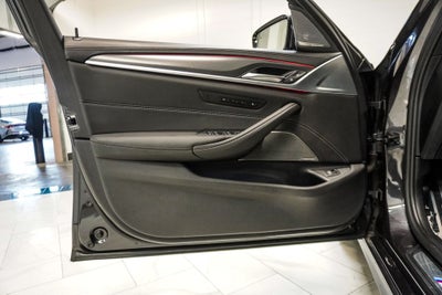 2023 BMW 5 Series M550i xDrive
