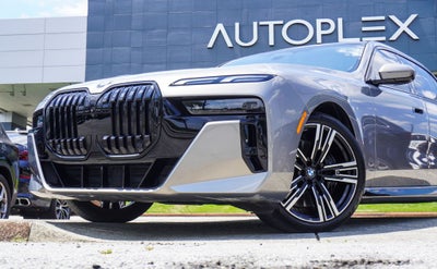 2023 BMW 7 Series 740i
