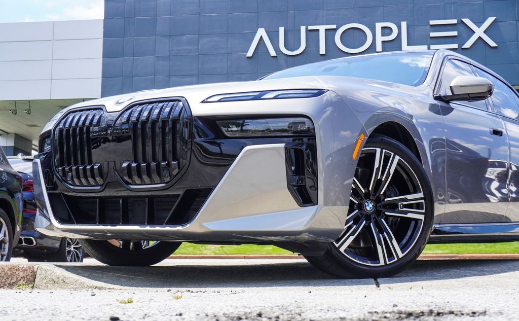 2023 BMW 7 Series 740i