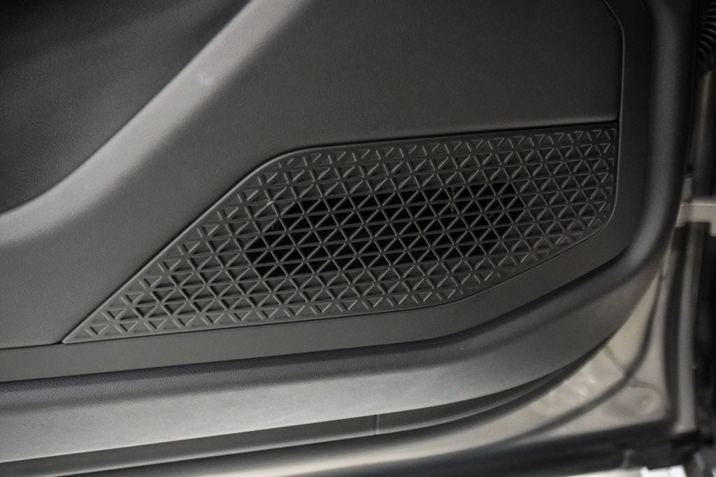 2023 BMW 7 Series 740i