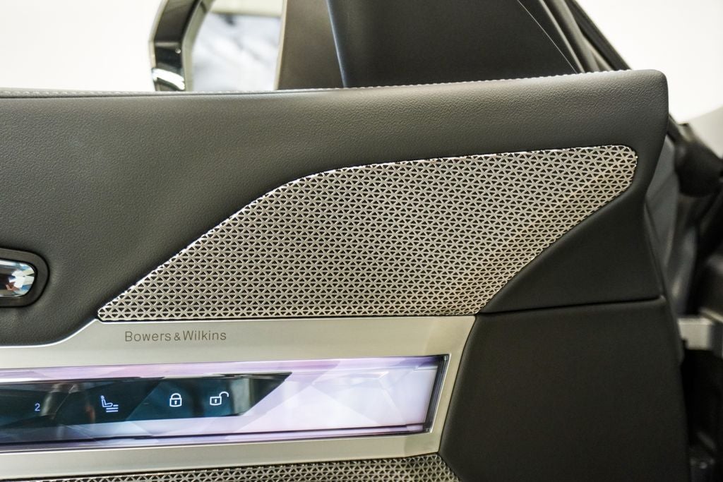 2023 BMW 7 Series 740i