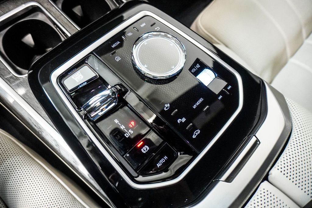 2023 BMW 7 Series 740i