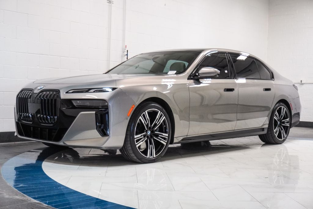 2023 BMW 7 Series 740i