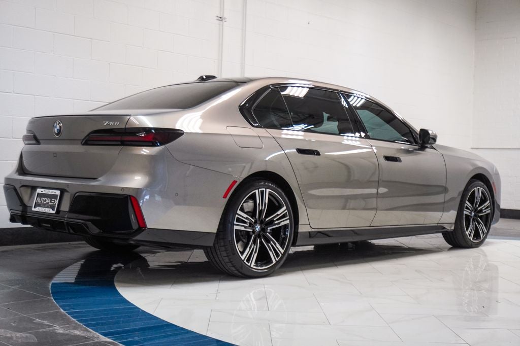 2023 BMW 7 Series 740i