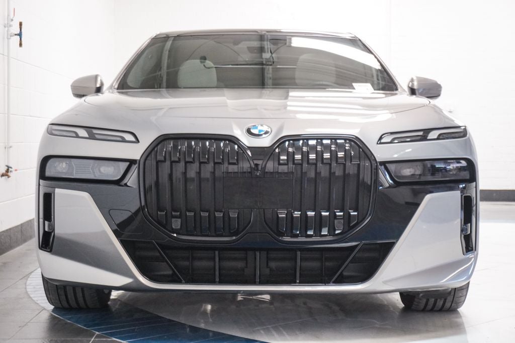 2023 BMW 7 Series 740i
