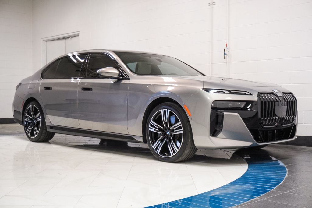 2023 BMW 7 Series 740i