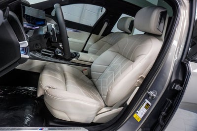 2023 BMW 7 Series 740i