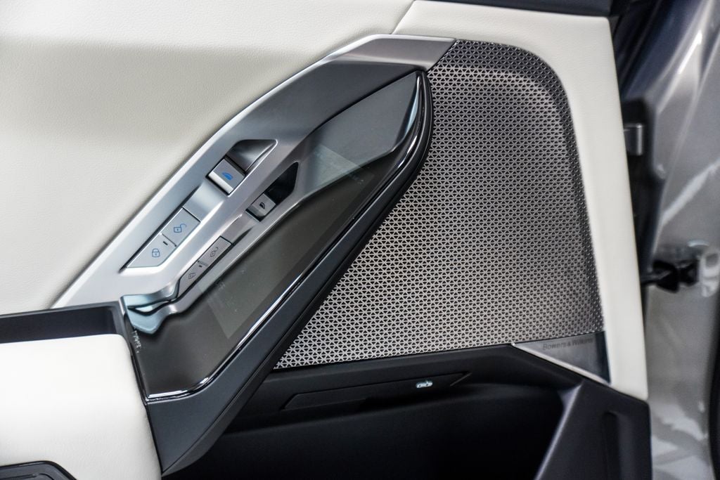 2023 BMW 7 Series 740i