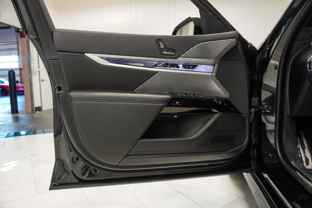 2023 BMW 7 Series 760i xDrive