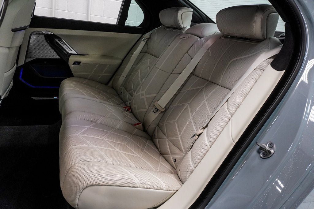 2023 BMW 7 Series 760i xDrive