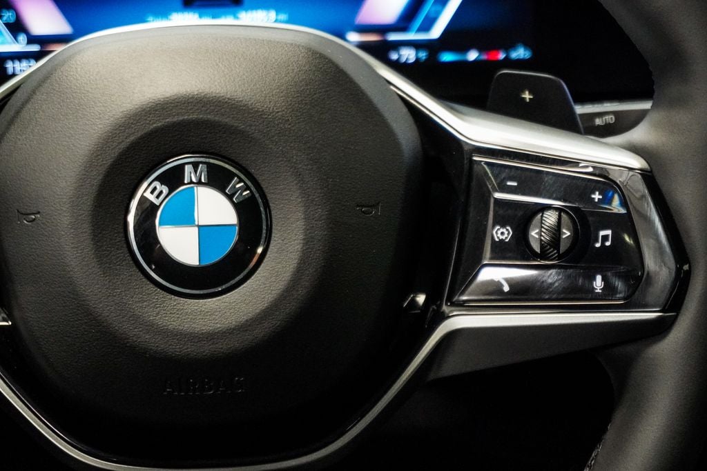 2025 BMW 5 Series 530i