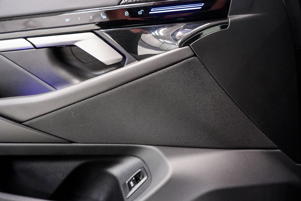 2025 BMW 5 Series 530i