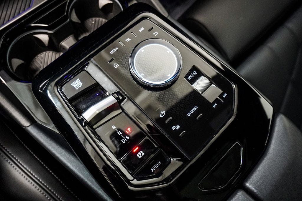 2025 BMW 5 Series 530i