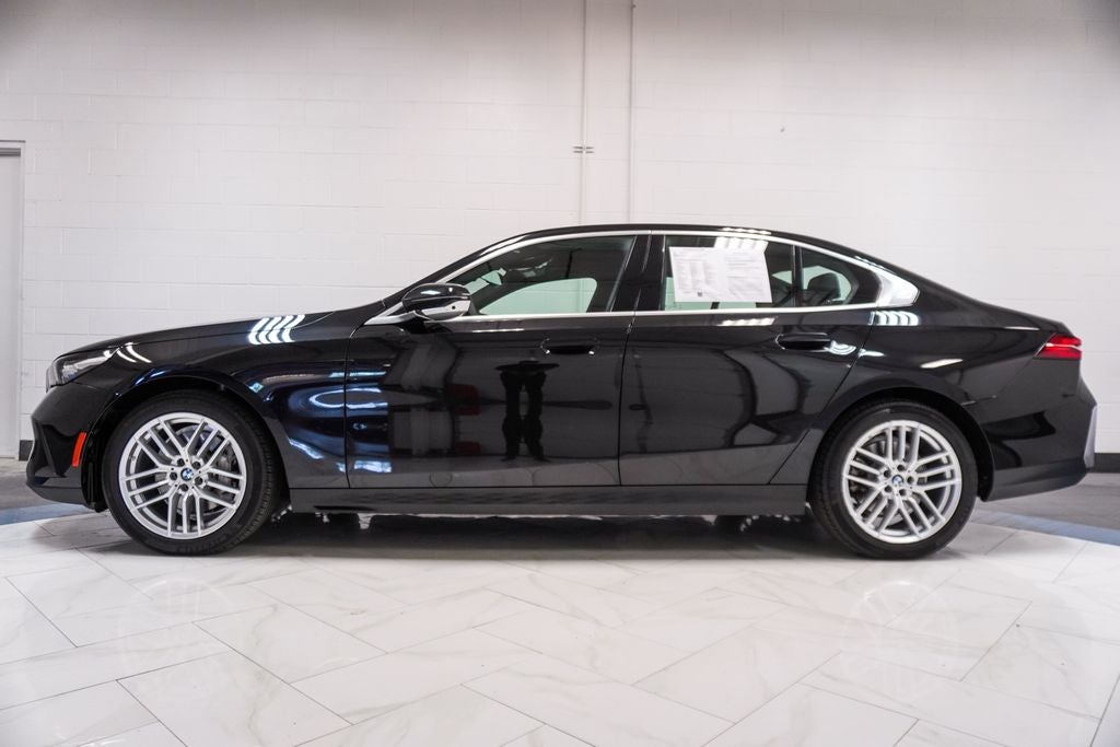 2025 BMW 5 Series 530i