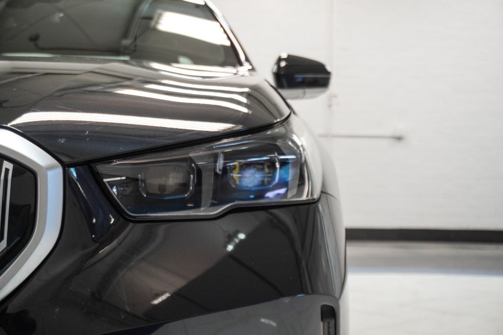 2025 BMW 5 Series 530i