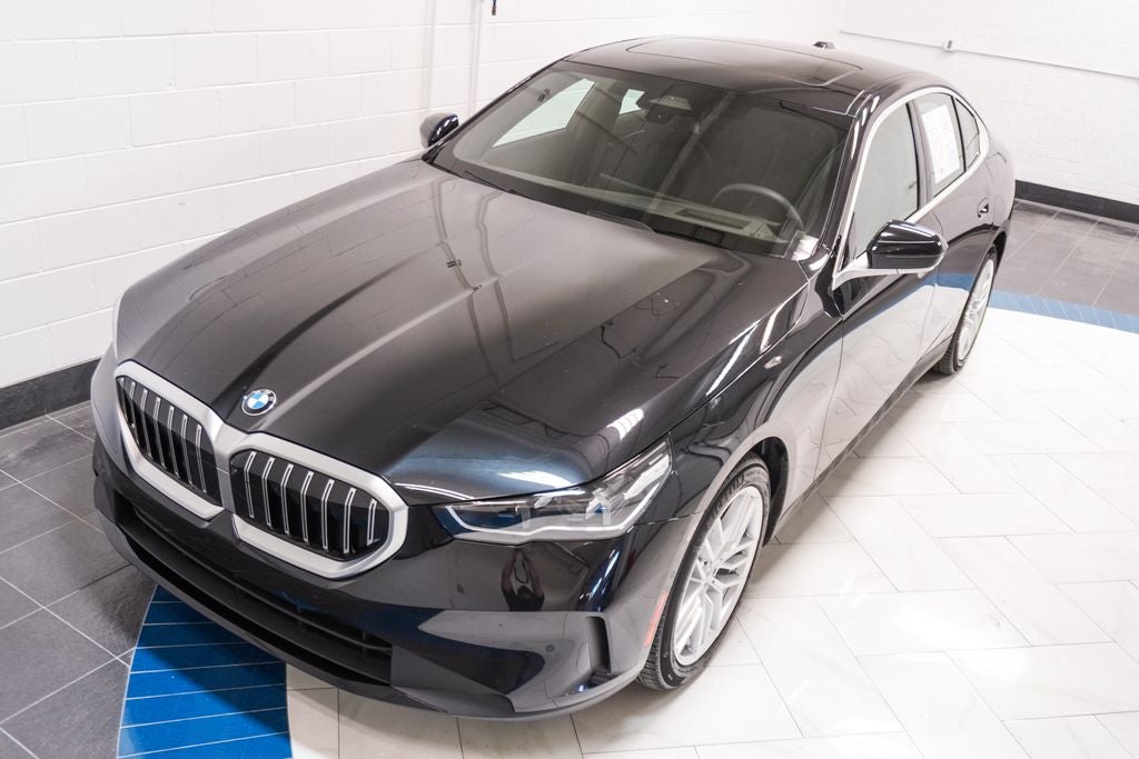2025 BMW 5 Series 530i