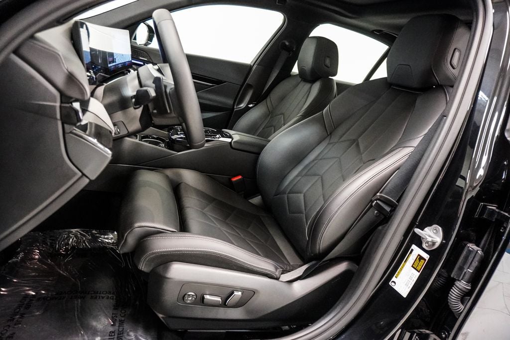 2025 BMW 5 Series 530i