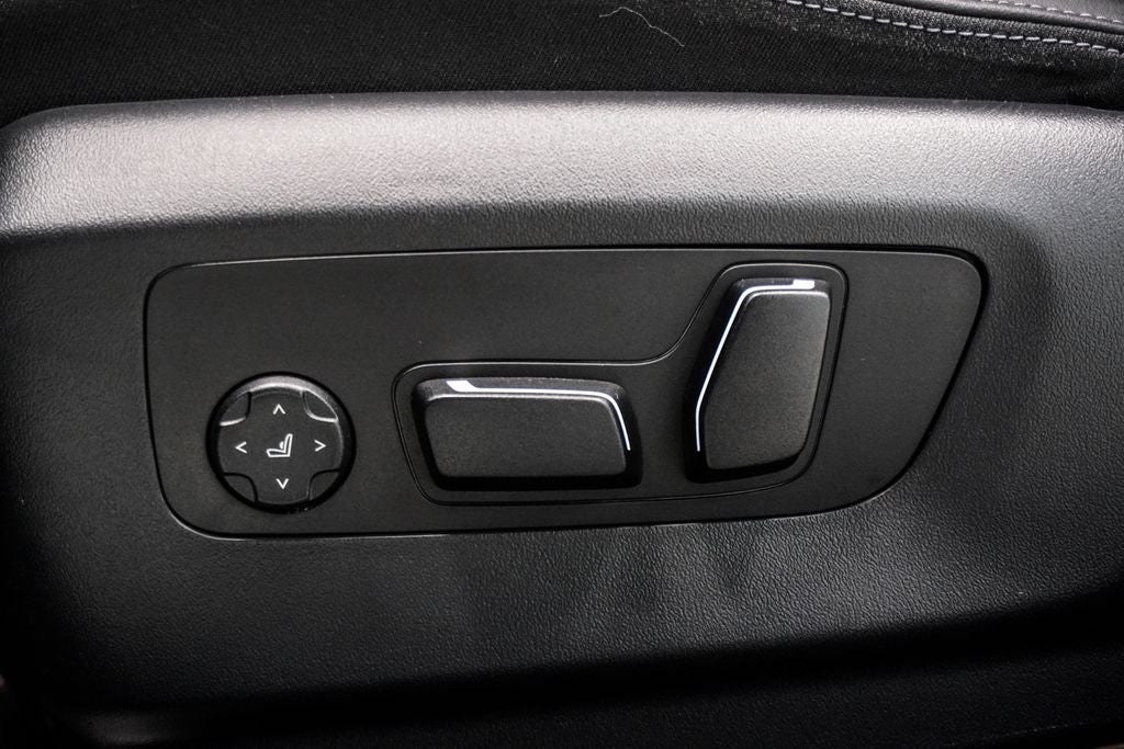 2025 BMW 5 Series 530i