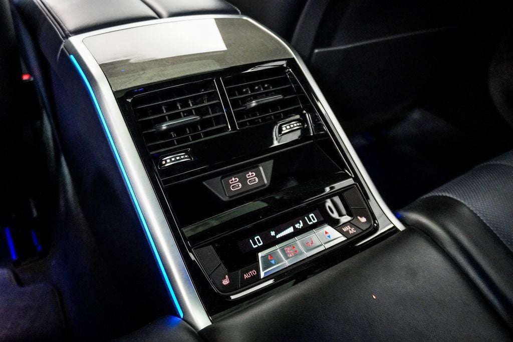 2024 BMW 8 Series 840