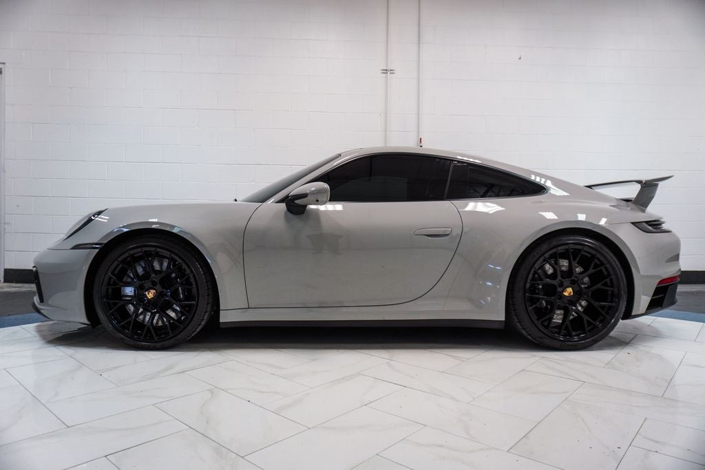 2024 Porsche 911 Carrera 4 GTS
