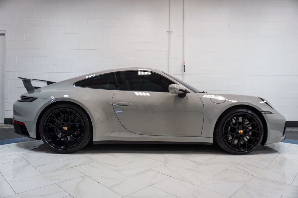 2024 Porsche 911 Carrera 4 GTS