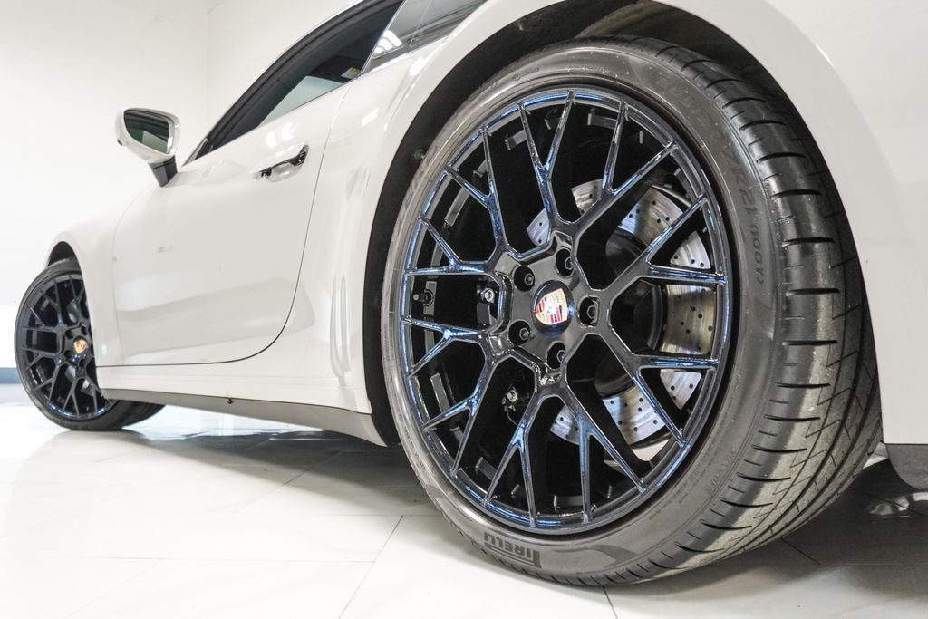2024 Porsche 911 Carrera 4 GTS