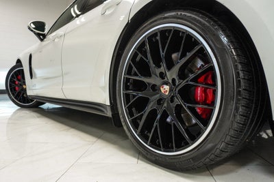 2022 Porsche Panamera GTS