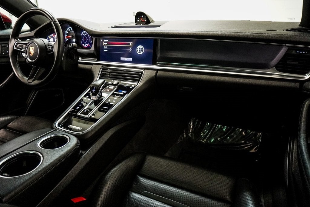 2022 Porsche Panamera 4 Platinum Edition