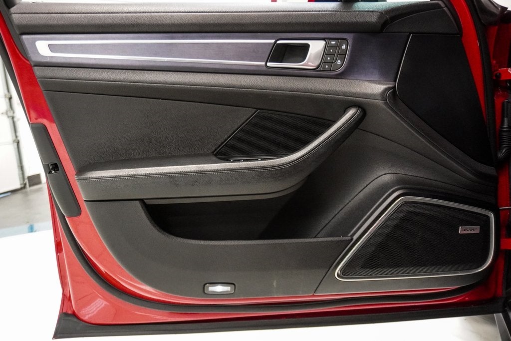 2022 Porsche Panamera 4 Platinum Edition