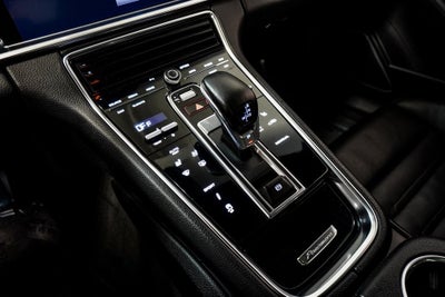 2022 Porsche Panamera 4 Platinum Edition