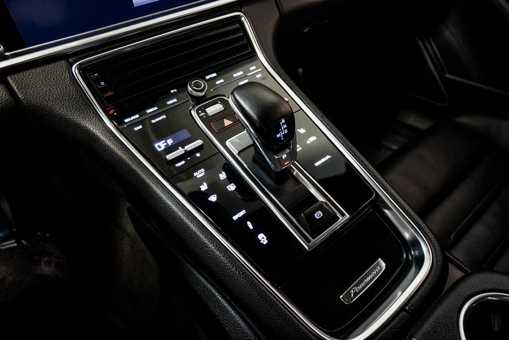 2022 Porsche Panamera 4 Platinum Edition