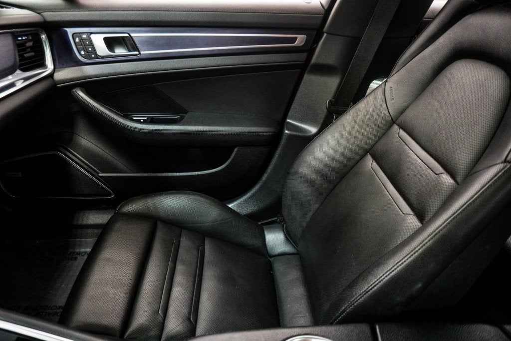 2022 Porsche Panamera 4 Platinum Edition