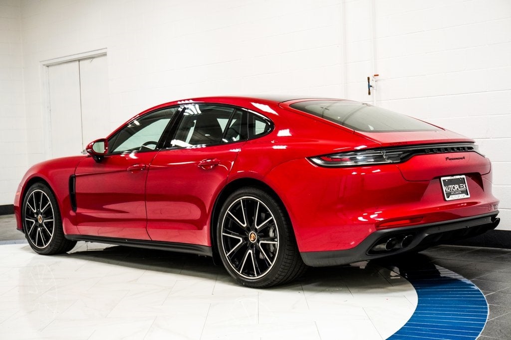 2022 Porsche Panamera 4 Platinum Edition