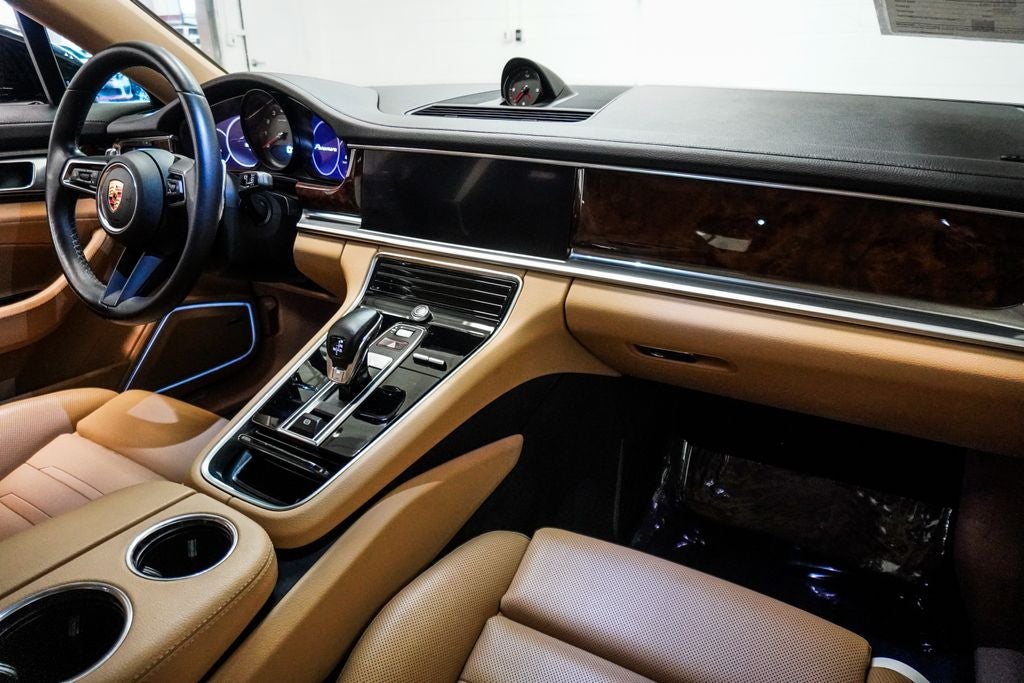 2023 Porsche Panamera 4 Platinum Edition