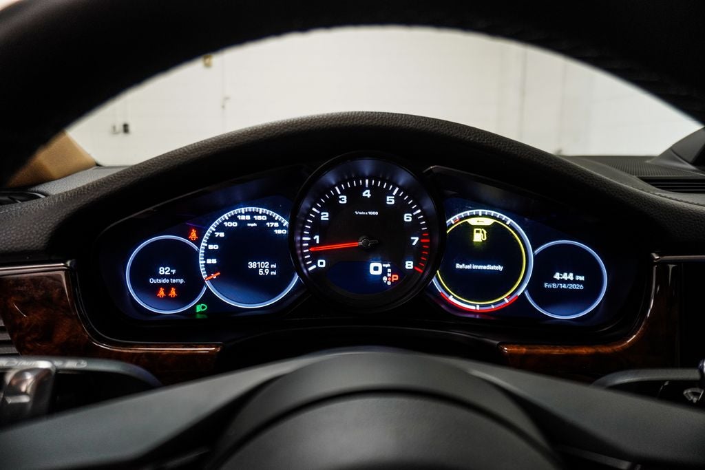 2023 Porsche Panamera 4 Platinum Edition