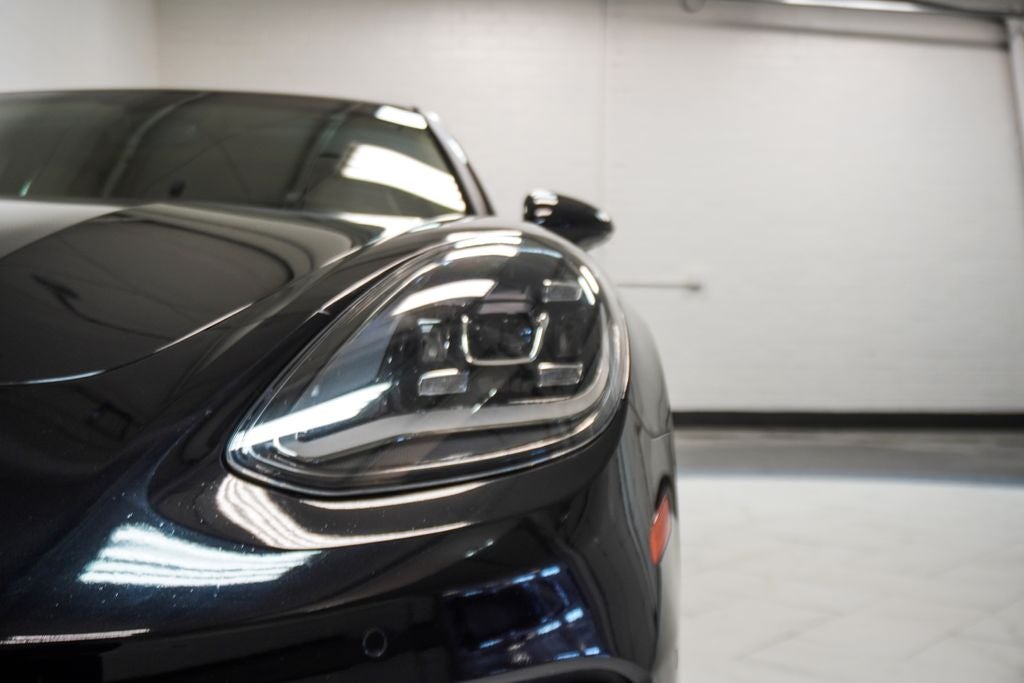 2023 Porsche Panamera 4 Platinum Edition