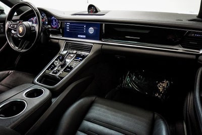 2022 Porsche Panamera 4