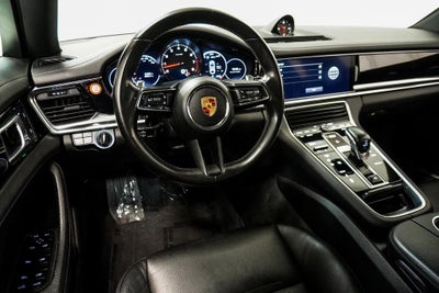 2022 Porsche Panamera 4