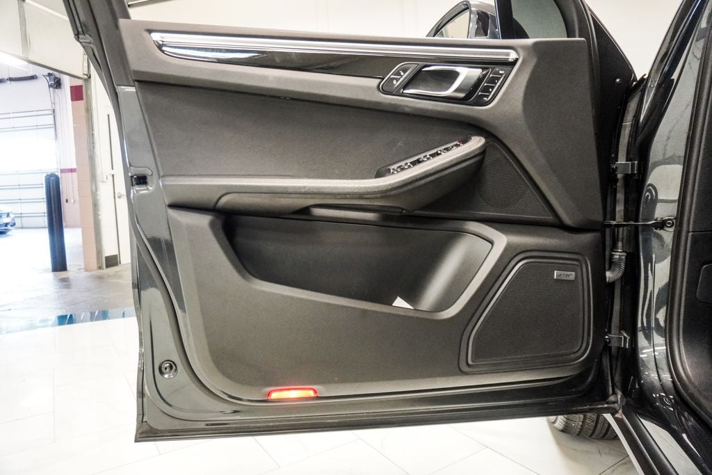 2018 Porsche Macan Base
