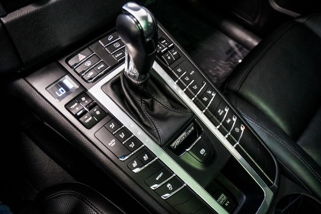 2018 Porsche Macan Base