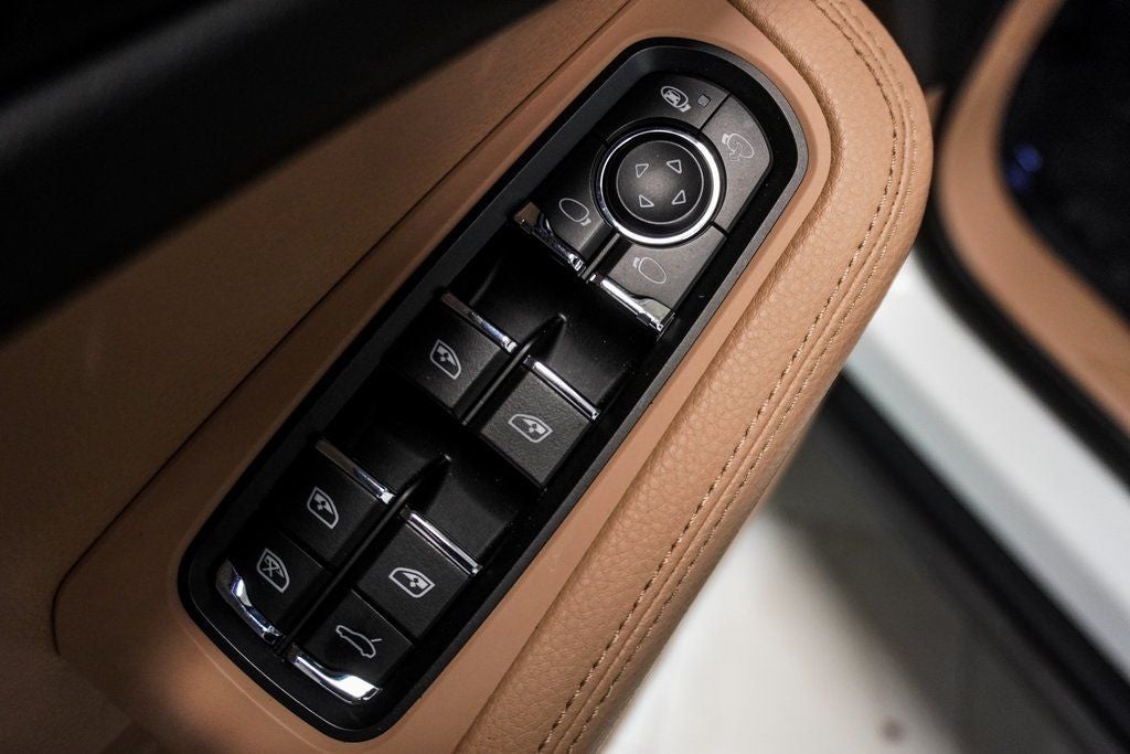 2021 Porsche Macan Base