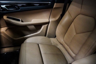 2021 Porsche Macan Base